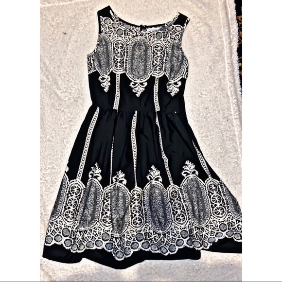 Lace print dress - Picture 1 of 3